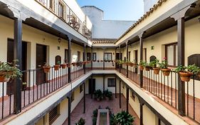 Lumbreras Host